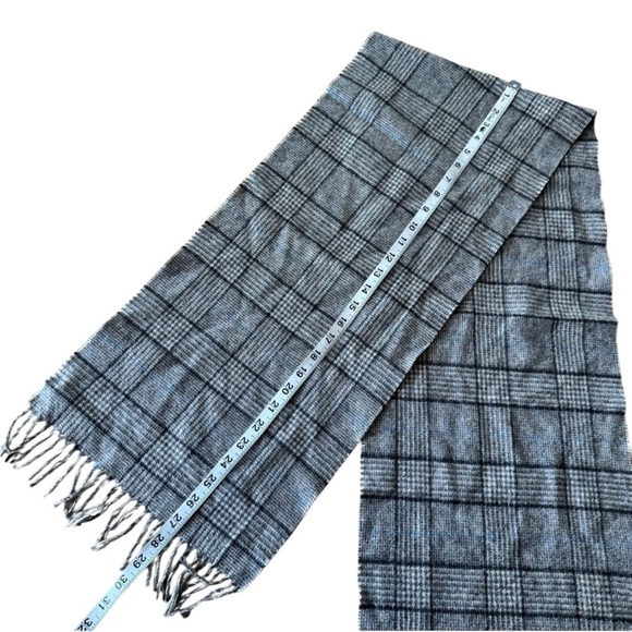 Crombie Cashmere Scarf 100% Made In Scotland Grey Plaid Fringe - Picture 6 of 6